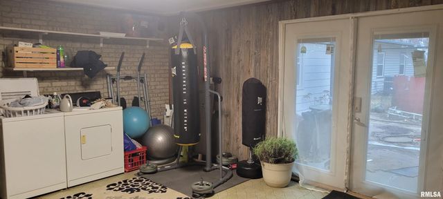 1327 FENLEY Avenue, Pekin, IL 62554