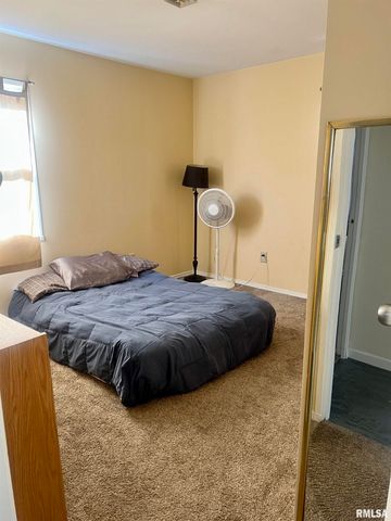 1327 FENLEY Avenue, Pekin, IL 62554