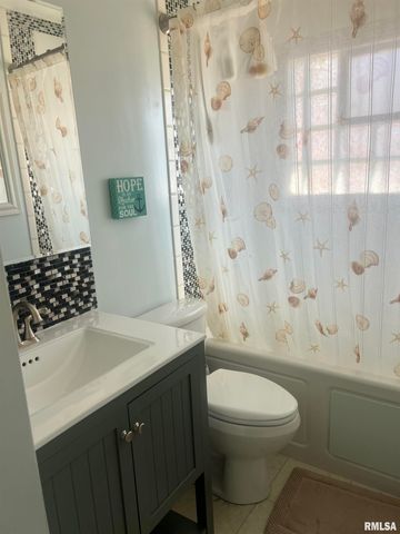 1327 FENLEY Avenue, Pekin, IL 62554