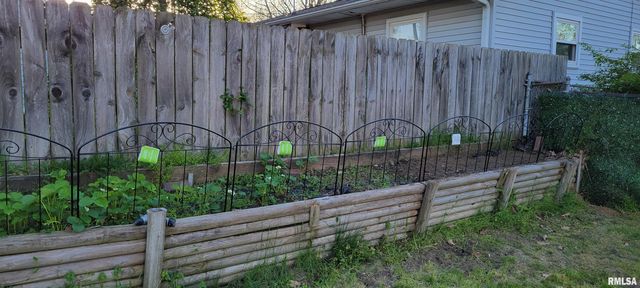 1327 FENLEY Avenue, Pekin, IL 62554