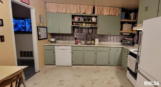 1327 FENLEY Avenue, Pekin, IL 62554