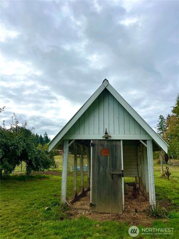 23610 94th Ave E, Graham, WA 98338