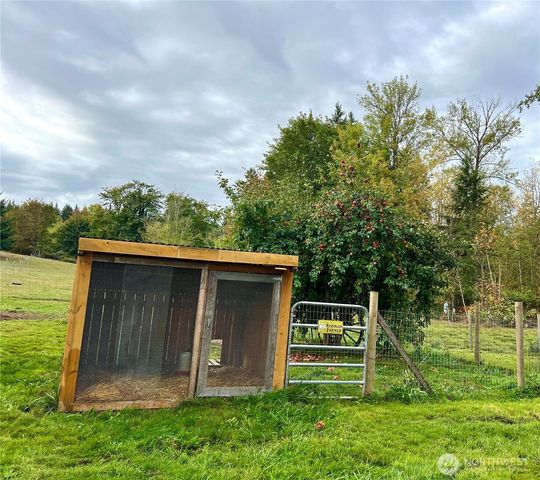 23610 94th Ave E, Graham, WA 98338