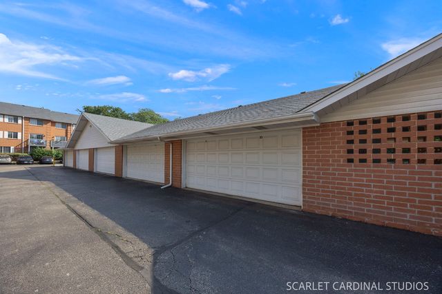 1344 S Lorraine Road F, Wheaton, IL 60189