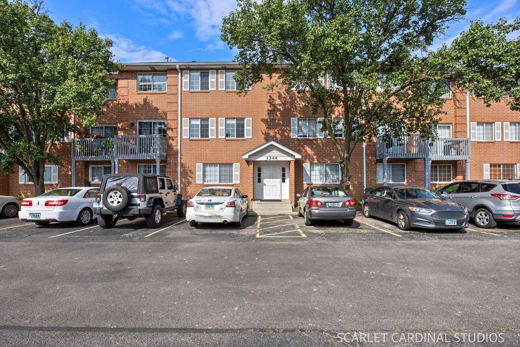 1344 S Lorraine Road F, Wheaton, IL 60189