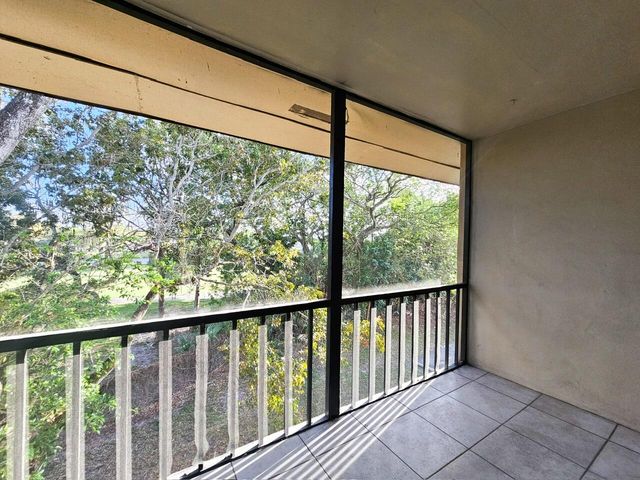 8000 Fairview Drive 309, Tamarac, FL 33321