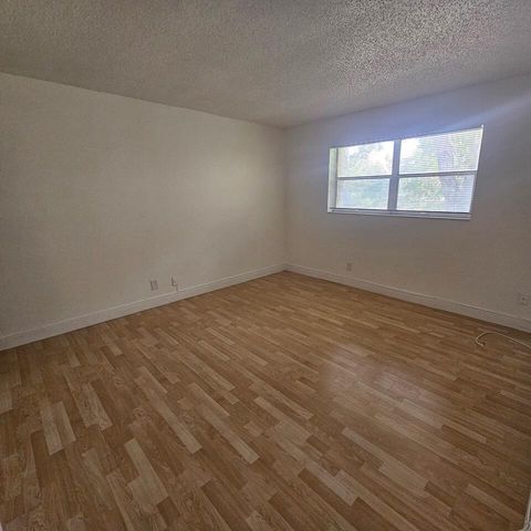 8000 Fairview Drive 309, Tamarac, FL 33321