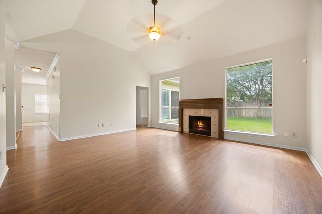 10215 Hedge Way Drive, Houston, TX 77065