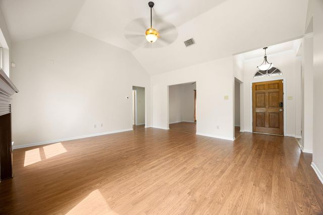 10215 Hedge Way Drive, Houston, TX 77065