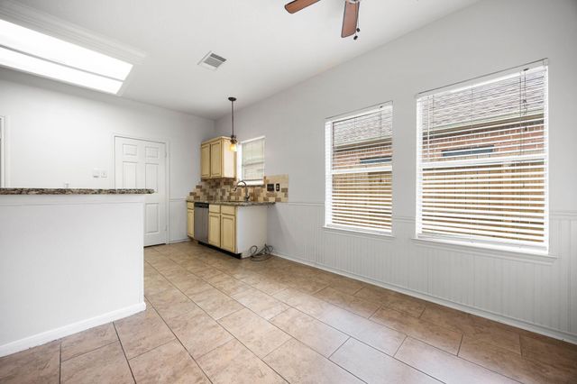 10215 Hedge Way Drive, Houston, TX 77065