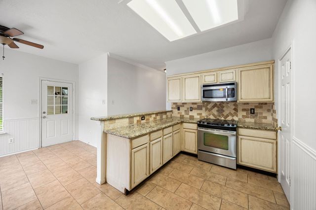 10215 Hedge Way Drive, Houston, TX 77065