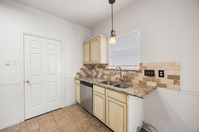 10215 Hedge Way Drive, Houston, TX 77065