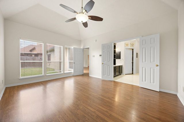 10215 Hedge Way Drive, Houston, TX 77065