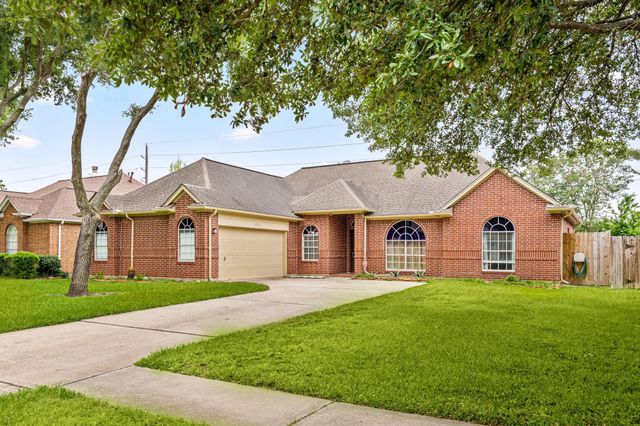 10215 Hedge Way Drive, Houston, TX 77065