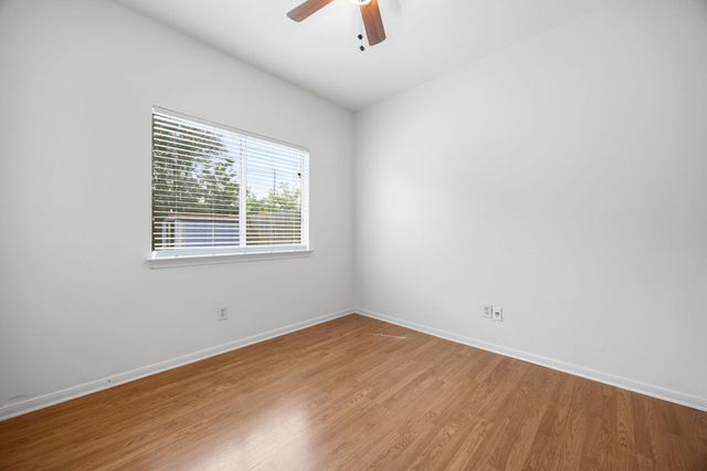 10215 Hedge Way Drive, Houston, TX 77065