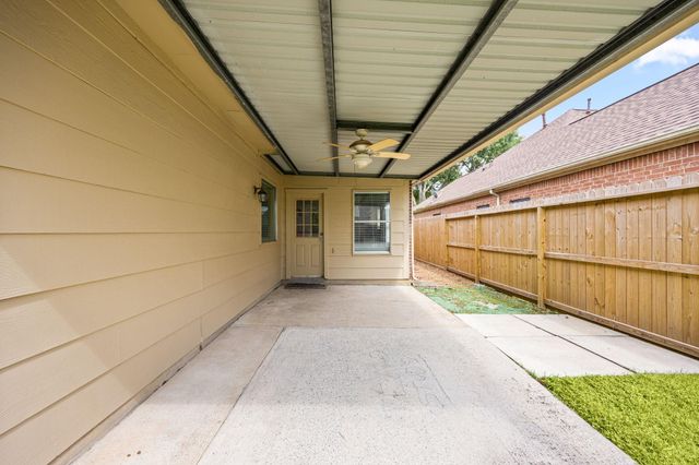 10215 Hedge Way Drive, Houston, TX 77065