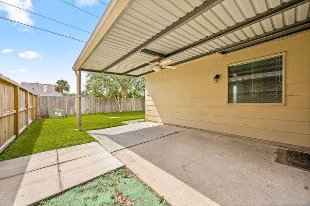 10215 Hedge Way Drive, Houston, TX 77065