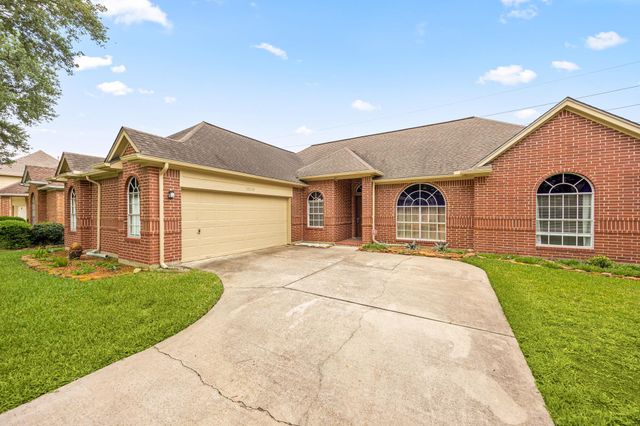 10215 Hedge Way Drive, Houston, TX 77065