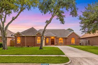 10215 Hedge Way Drive, Houston, TX 77065