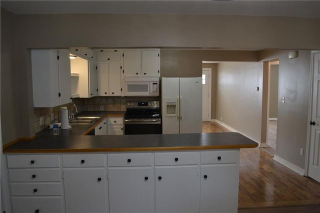 1312 S Pearl Street, Independence, MO 64055