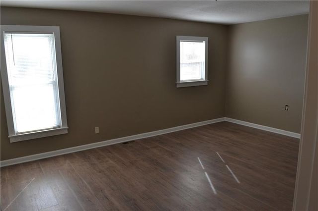 1312 S Pearl Street, Independence, MO 64055