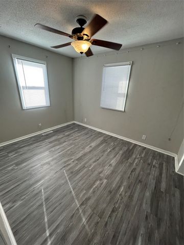 35 5th Avenue NE, Titonka, IA 50480