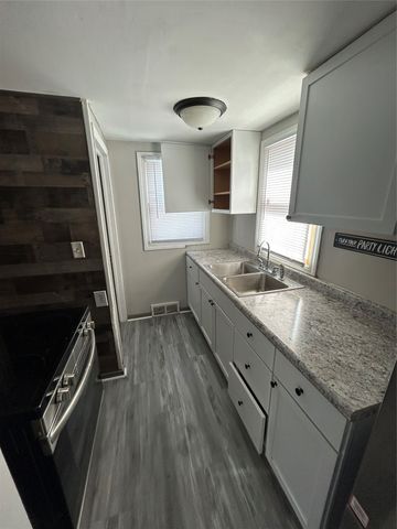 35 5th Avenue NE, Titonka, IA 50480