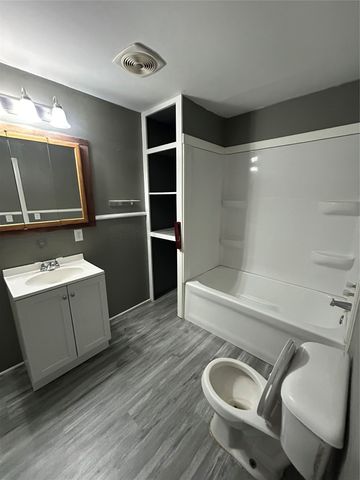 35 5th Avenue NE, Titonka, IA 50480