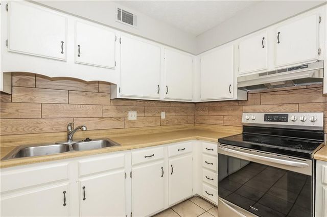 442 Sherwood Oaks Road, Stone Mountain, GA 30087