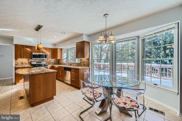 8 SAPPHIRE HILL CT, Baltimore, MD 21209
