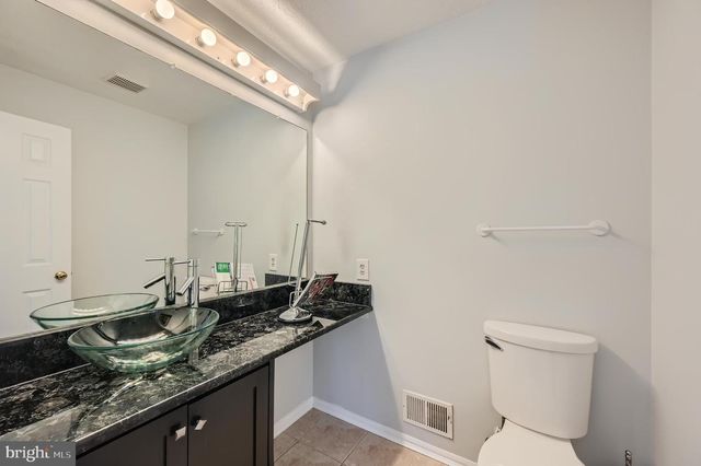 8 SAPPHIRE HILL CT, Baltimore, MD 21209