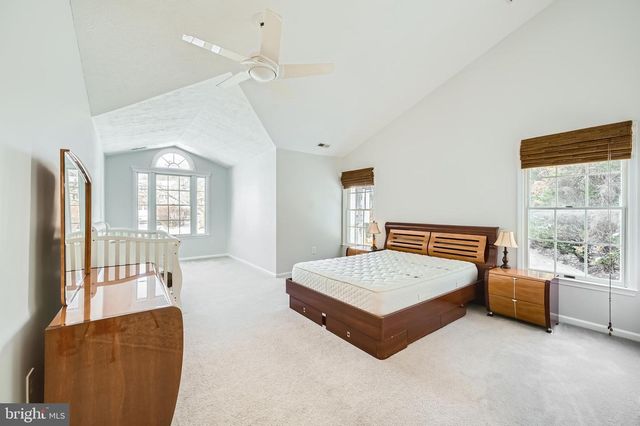 8 SAPPHIRE HILL CT, Baltimore, MD 21209