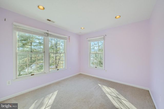 8 SAPPHIRE HILL CT, Baltimore, MD 21209