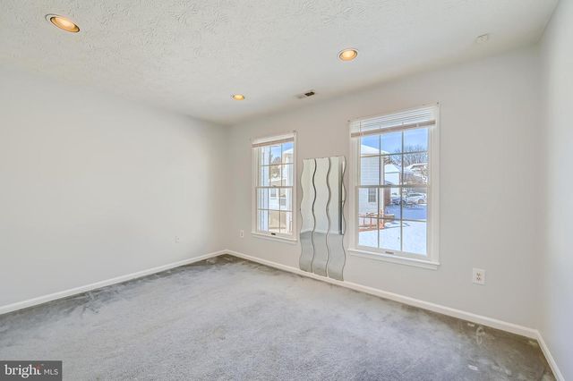 8 SAPPHIRE HILL CT, Baltimore, MD 21209