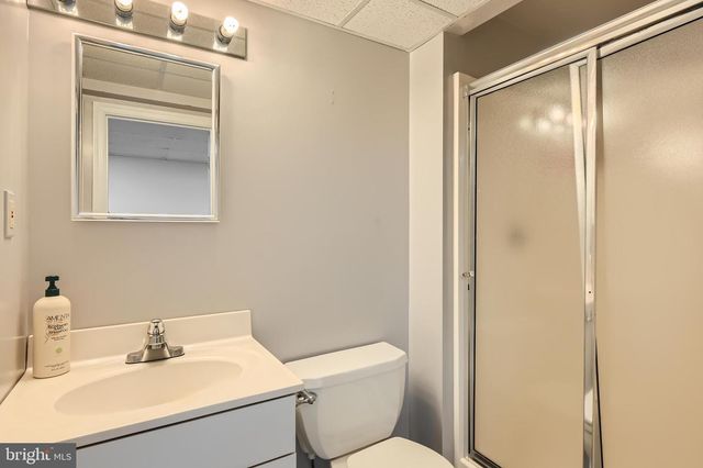 8 SAPPHIRE HILL CT, Baltimore, MD 21209