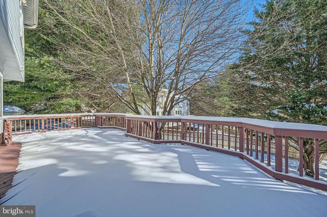 8 SAPPHIRE HILL CT, Baltimore, MD 21209