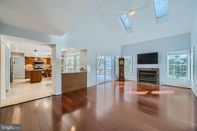8 SAPPHIRE HILL CT, Baltimore, MD 21209