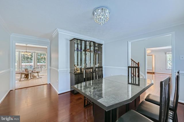 8 SAPPHIRE HILL CT, Baltimore, MD 21209