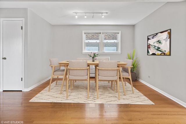 4912 W Berteau Avenue, Chicago, IL 60641