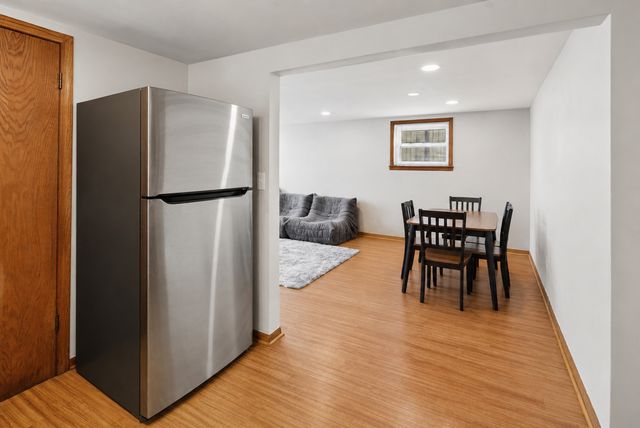 4912 W Berteau Avenue, Chicago, IL 60641