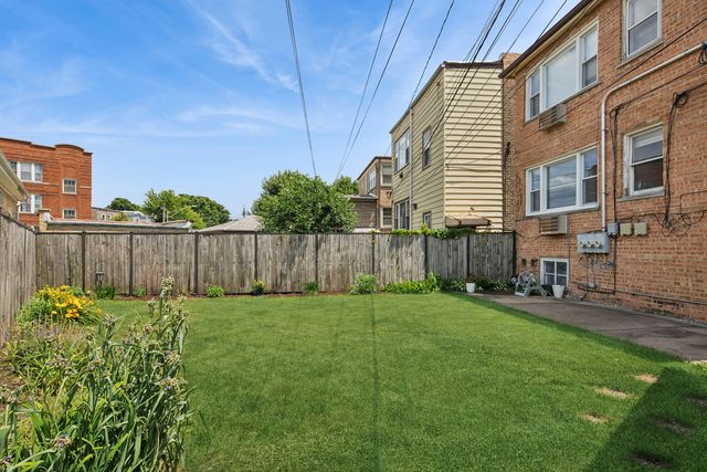 4912 W Berteau Avenue, Chicago, IL 60641