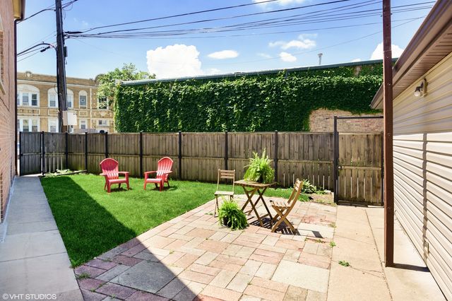 4912 W Berteau Avenue, Chicago, IL 60641