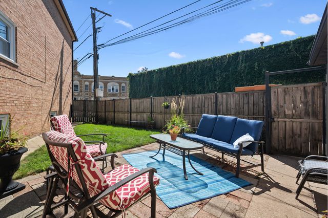 4912 W Berteau Avenue, Chicago, IL 60641