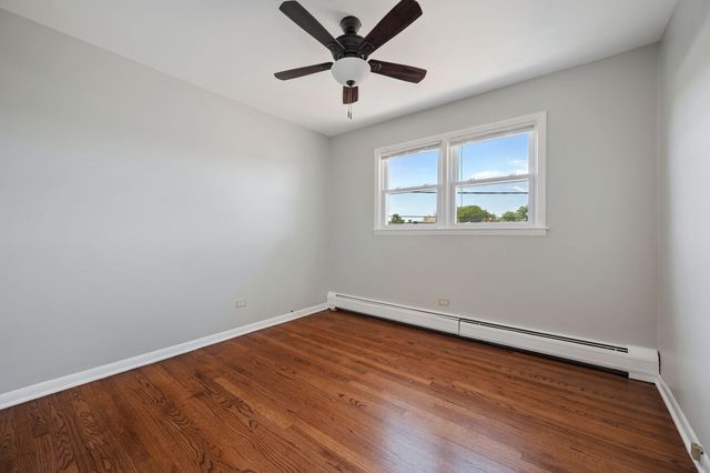 4912 W Berteau Avenue, Chicago, IL 60641