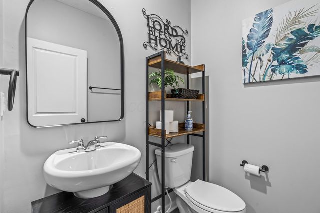 284 Shady Hollow Drive, Commercial Point, OH 43116