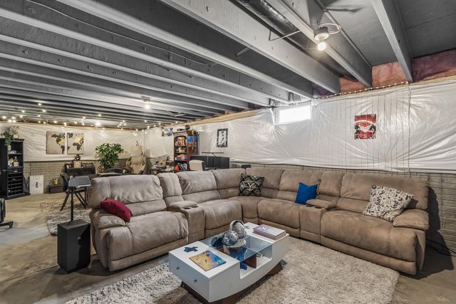 284 Shady Hollow Drive, Commercial Point, OH 43116
