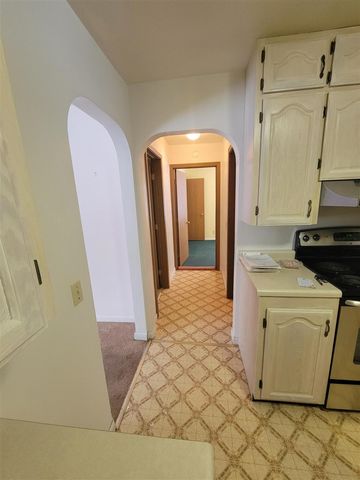 2288 W Giles Road, Muskegon, MI 49445