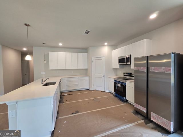 229 Swan Lake Road, Stockbridge, GA 30281