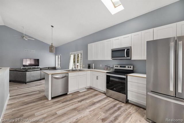 132 Florence Street, Lake Orion, MI 48362