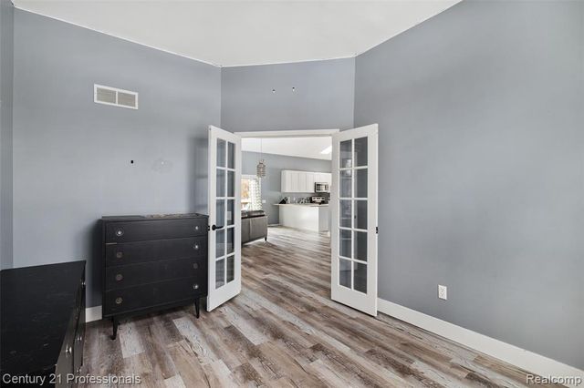 132 Florence Street, Lake Orion, MI 48362